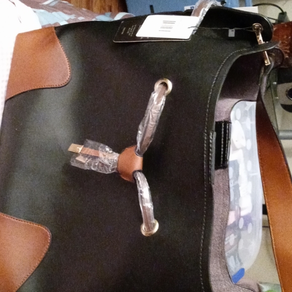 Handbag - Picture 2 of 8